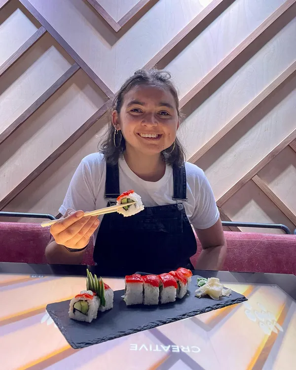 📍 Interactive tables with games at @inamorestaurant !!!

•
#gifted meal 

•
Headed down to @inamorestaurant for dinner to try out their “Asian tapas” and sushi and did not disappoint! 
The tables are touch interactive with games and drawing boards which is VERY cool, me and Holly drew each other and I quite like what apparently my biceps look like 🤪😂

In terms of food, Holly got some of the rainbow roll sushi (not vegan) which she really enjoyed and then they have a number of vegan options, here’s what we got:

> red dragon roll sushi 
> miso aubergine 
> vegetable gyozas with wakame salad 
> tamarind mushrooms 

•
Overall the food was REALLY tasty, especially the aubergine 🍆 

In terms of prices, it is quite expensive, each dish was average £12 which is quite a lot for the size of the portion, but then again it is located in central Covent Garden, so if you are looking for a more expensive dinner option then that’s probably standard! 

You can however get an unlimited sushi/tapas option for a fixed price which may be more cost effective if you’re planning on getting quite a few things! 😍