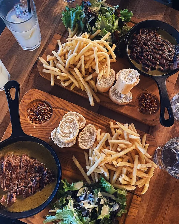 📍Swiss Butter, Holborn

@swissbutter is a perfect place to visit for a cheap but incredibly delicious steak in central London🇨🇭

@swissbutter is famous for having a set menu consisting of three items: 🥩 steak, 🍣 salmon and 🍗 chicken. If, like me, you can never decide what you want from an extensive menu, then this is the place for you!

For the cheap £19 price tag, you get so much food… steak with sauce, fries, salad, chilli flakes and baguette slices. 

For mains, the steak 🥩 comes thinly sliced (my favourite!) drenched in a delicious peppercorn-esque sauce alongside a hearty amount of fries 🍟 You will NOT leave hungry.

Wash it all down with some wine and it makes the perfect meal.

PSA: a lot of people are put off by the extensive queues outside the restaurant (as it’s walk-ins only) but I arrived at 1pm on a Sunday and was seated immediately. 

Thanks for the invite!! @swissbutter @joli_app 

*invite