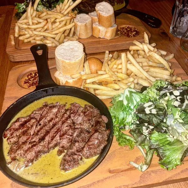 The viral steak! Definitely worth the wait🥩

@swissbutter steak is marinated in their secret sauce, seasoned with 22 different herbs and spice🤤 Served with a generous side of chips and fresh baguette to scoop up their delicious sauce 🥖

[GIFTED] 

@joli_app 

#steak #swissbutter #viral #steakdinner #londonfoodie #londonfood #londonlife