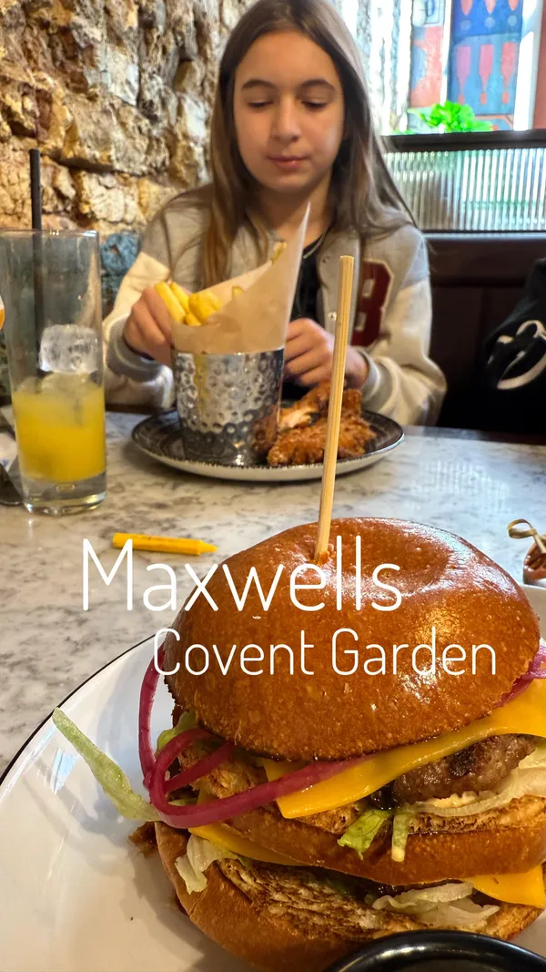 Look at those happy faces. Kids eat for just £9.95 at @maxwellscoventgarden this includes a main, side, and drink. If they do decide to have a milkshake or mocktail (like ours did) then this is an extra at £3.95. The portions were big and they all said they were stuffed but amazingly all still managed to find room for dessert and all picked the cookie and ice cream. This was an extra at only £3.95.

Us grown ups had the smash burger, chips and a porn star martini. Plus Nachos to share (they taste as amazing as they look). I need to go back just to try some more cocktails. The banana colada sounds amazing.

I can’t believe I’ve never visited before. The food was delicious, the service amazing and I would 100% visit again. 

📍Maxwells, 34 Kinds street, London WC2E 8JG

Invite @joli_app 

#coventgarden #coventgardenlondon #londonmum #placestoeatinlondon #londonfoodie #londonfoodspots #eatoutwithkids #londonwithkids #londonforkids #visitlondon #secretlondon #londonfood