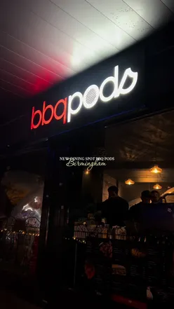 BBQ Pods Birmingham dining: chicken wings, steak, burger, hotdog; wet platters, cold food; cozy pods with heaters.