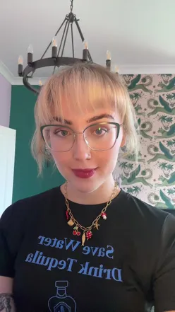 A delicious meal served at Glasgow Airport, perfect for travelers on their first bus to the city.